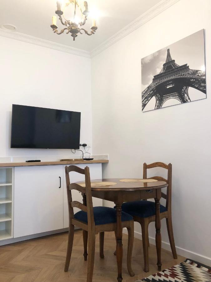 Apartment Quartier St Louis - 10 Mins Walking Chateau Versailles