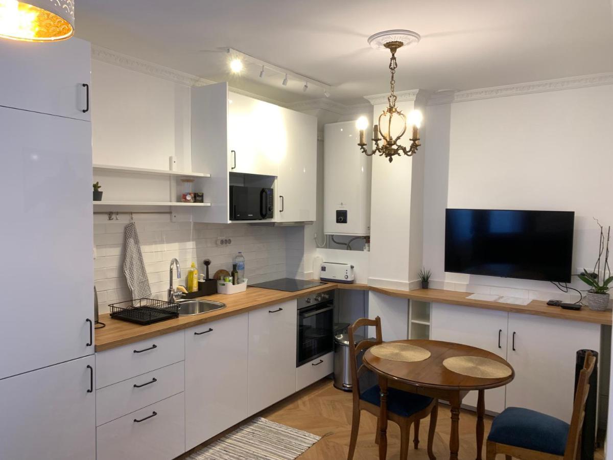 Quartier St Louis - 10 Mins Walking Chateau Apartment